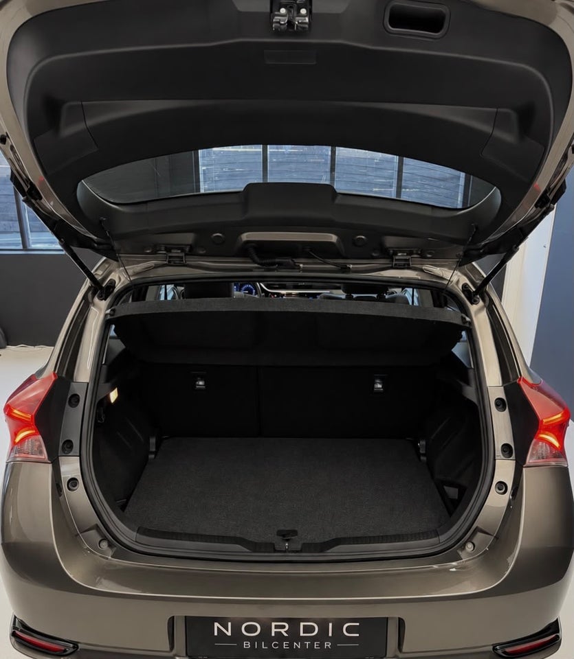 Toyota Auris 1,8 Hybrid H2 Comfort CVT 5d