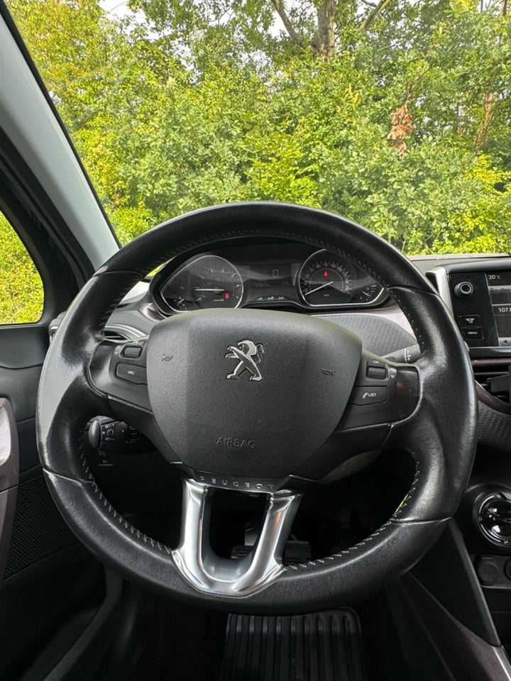 Peugeot 2008 1,2 VTi 82 Allure 5d