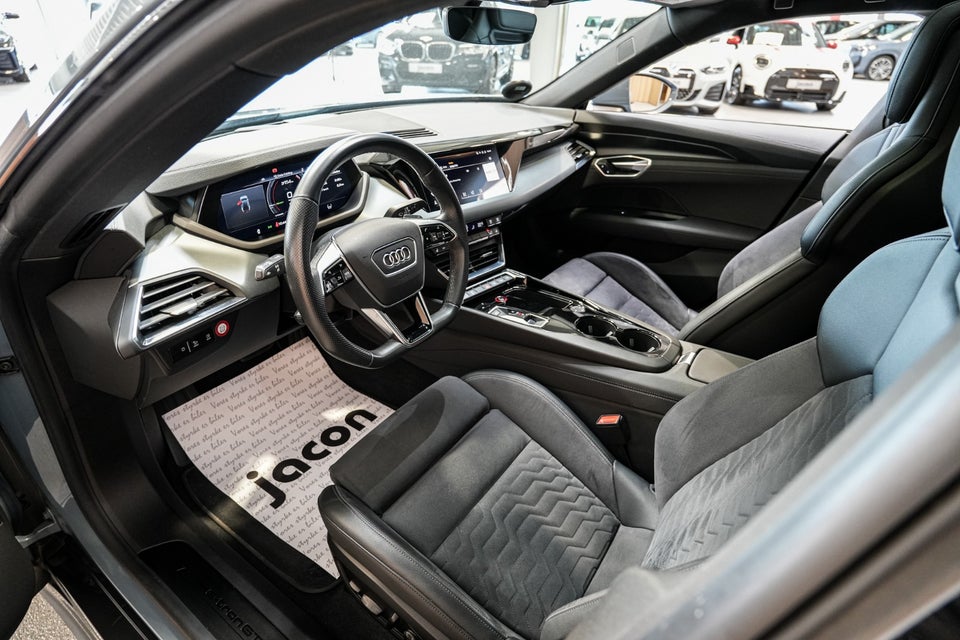 Audi e-tron GT quattro 4d