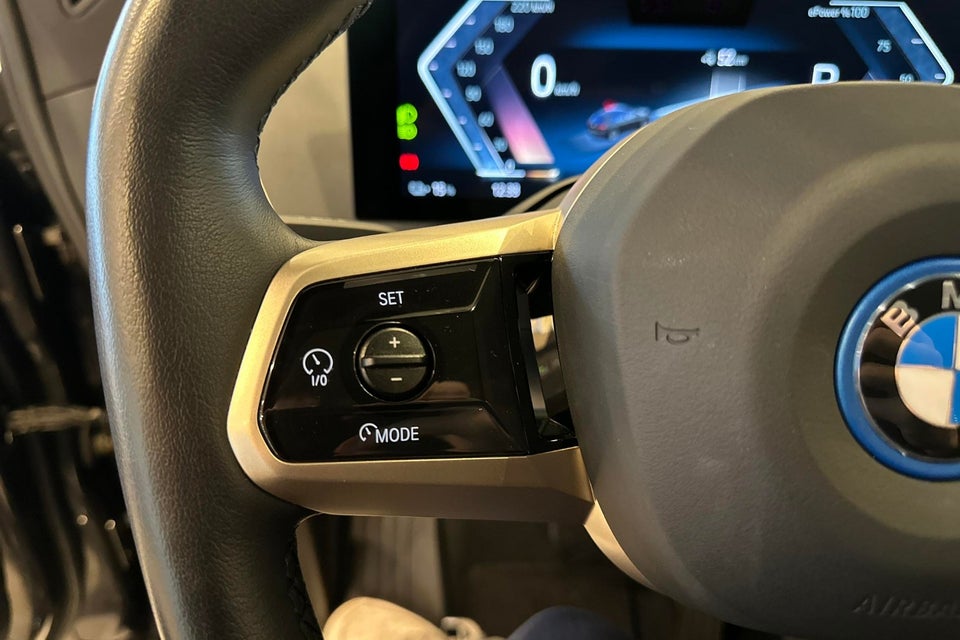 BMW iX xDrive40 Supercharged 5d