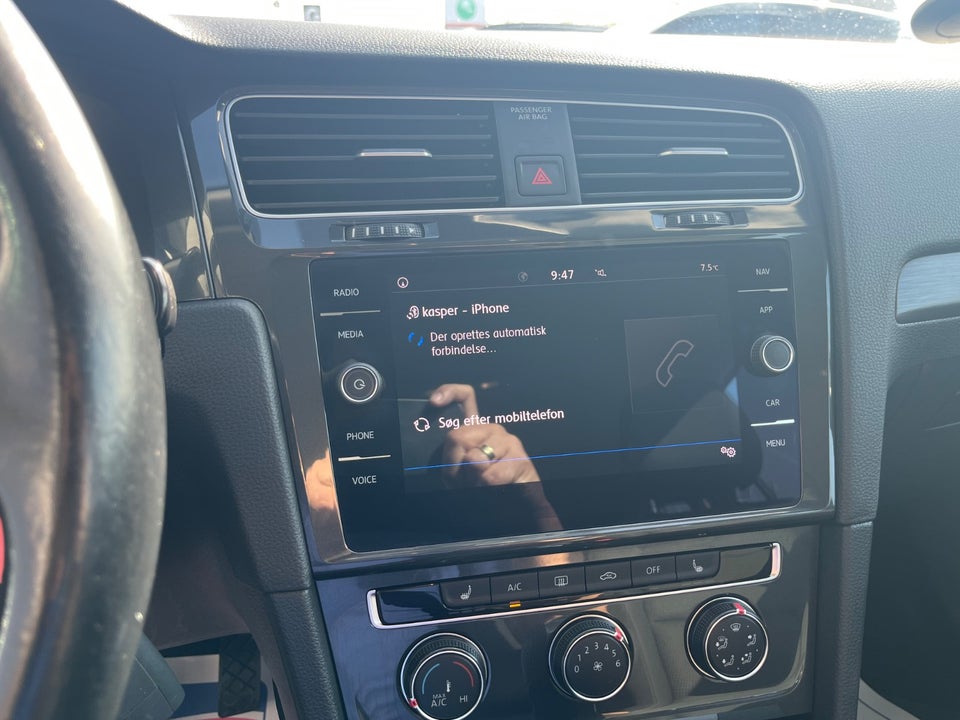VW Golf VII 2,0 TDi 150 Comfortline Connect Variant DSG 5d