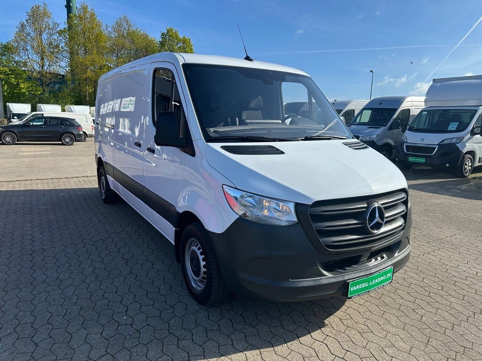 Mercedes Sprinter 215 2,0 CDi A2 Kassevogn aut. FWD