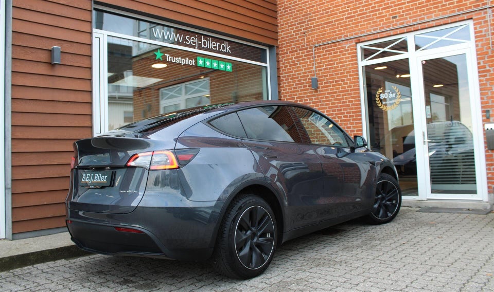 Tesla Model Y Long Range AWD 5d
