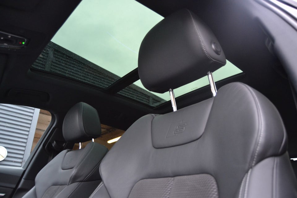 Audi e-tron 55 S-line quattro 5d