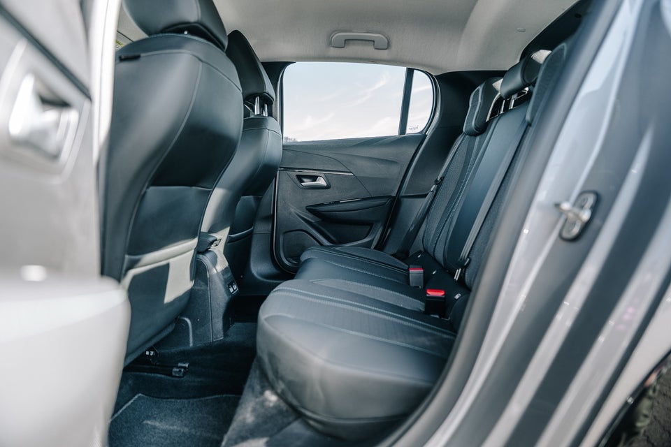 Peugeot e-208 50 Allure 5d