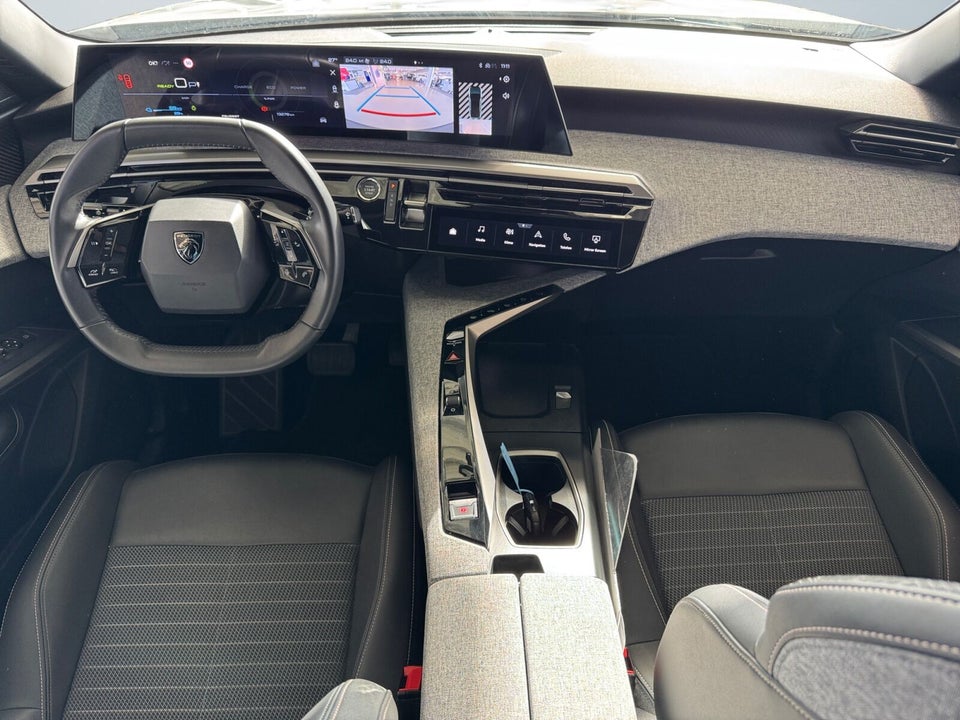 Peugeot e-3008 77 GT Pack 5d