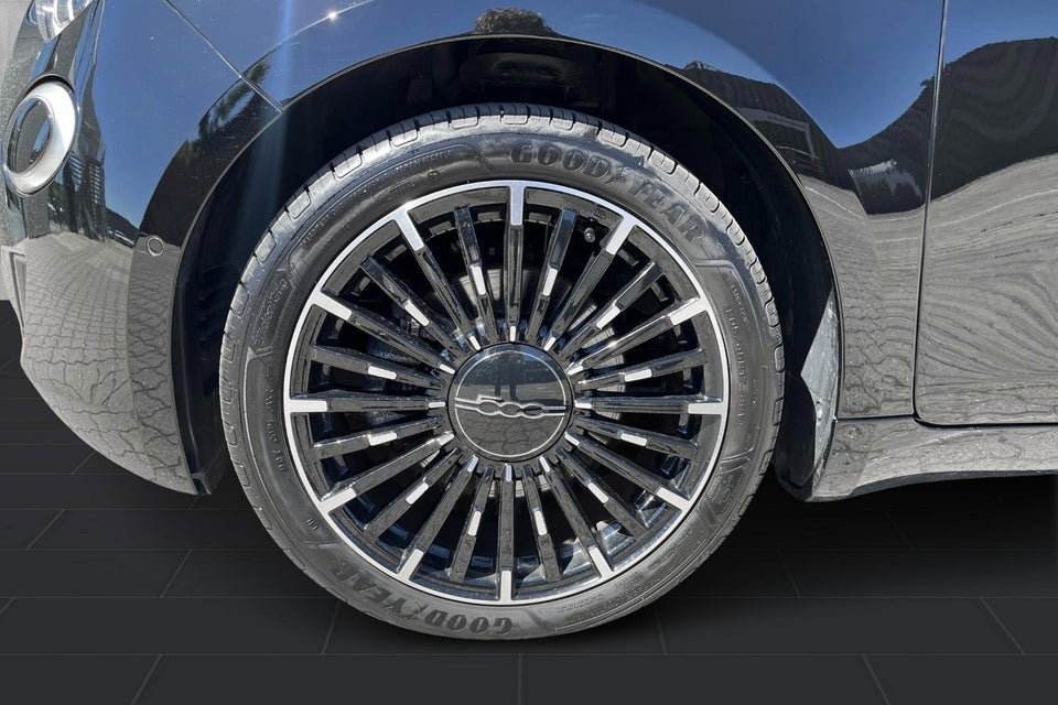Fiat 500e 42 la Prima by Bocelli 3d
