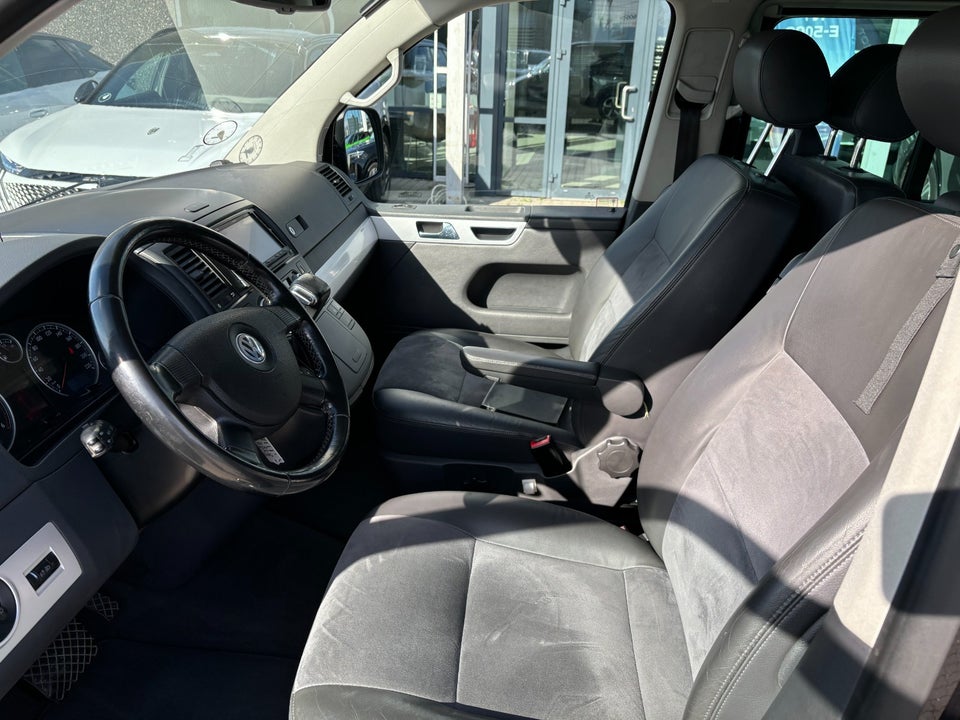 VW Multivan 2,5 TDi 130 Highline aut. 5d