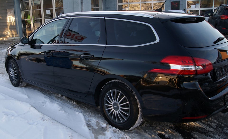 Peugeot 308 1,2 e-THP 130 Allure SW 5d