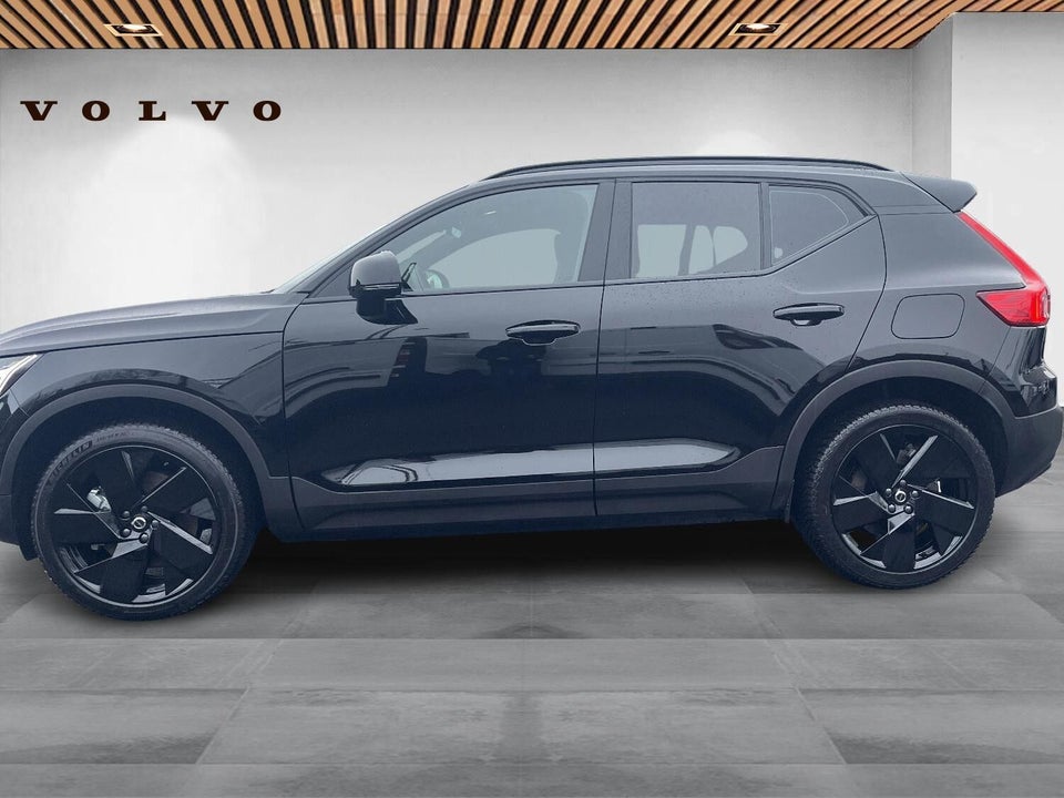 Volvo EX40 Extended Range Black Edition 5d