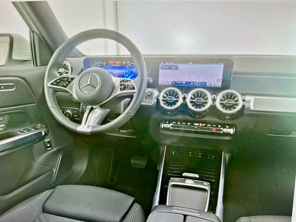 Mercedes EQB300 Progressive 4Matic 5d