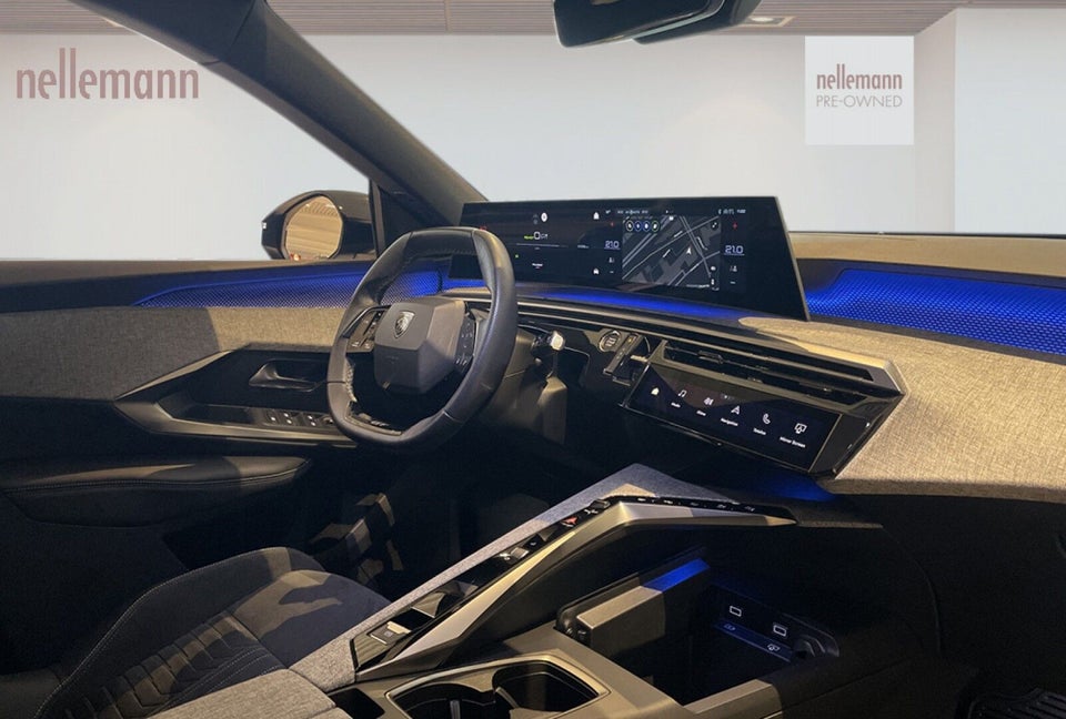 Peugeot e-3008 77 GT Pack 5d