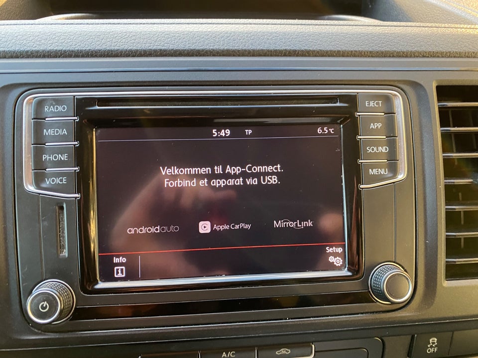 VW Transporter 2,0 TDi 110 Kassevogn lang