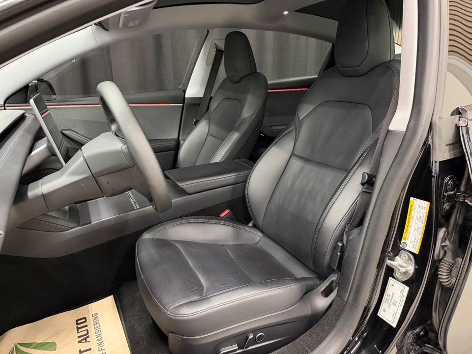 Tesla Model 3 RWD 4d