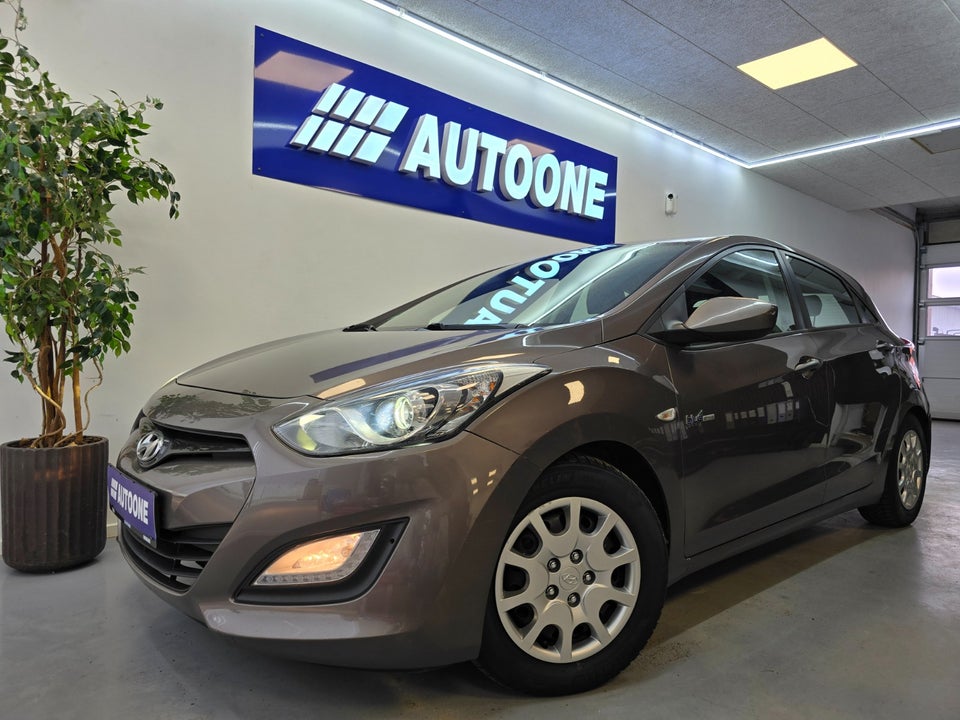 Hyundai i30 1,6 CRDi 110 XTR Eco 5d