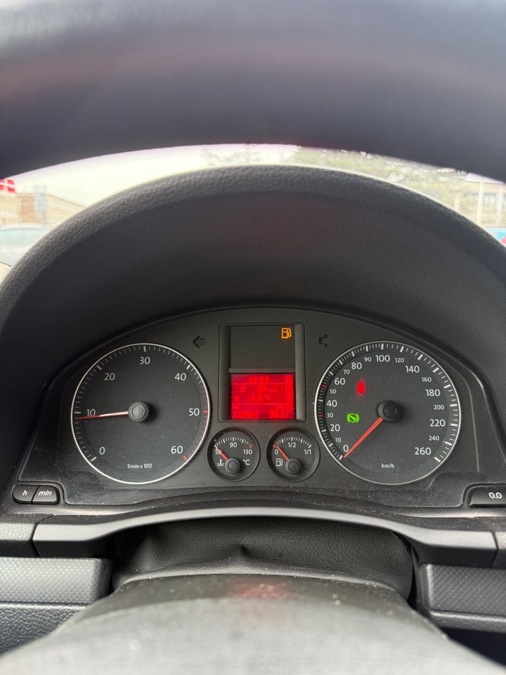 VW Golf V 1,9 TDi 105 Trendline DSG 5d