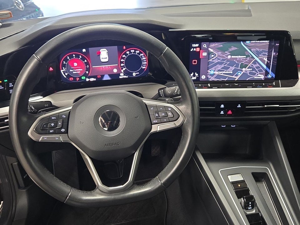VW Golf VIII 1,5 eTSi 130 Life DSG 5d