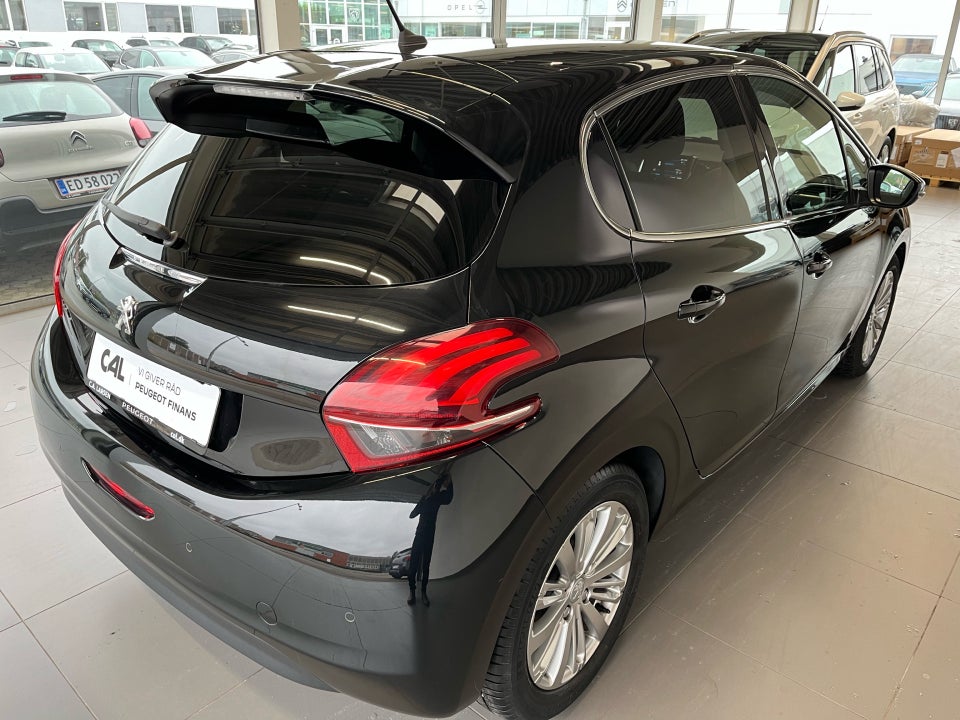 Peugeot 208 1,2 VTi 82 Allure 5d