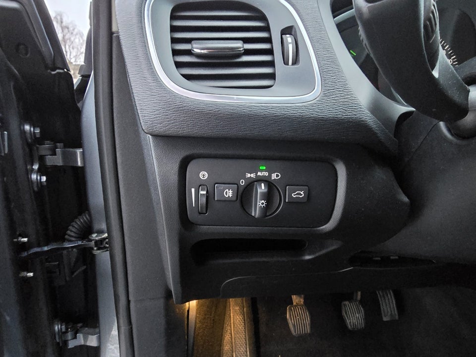 Volvo V40 2,0 D2 120 Momentum 5d