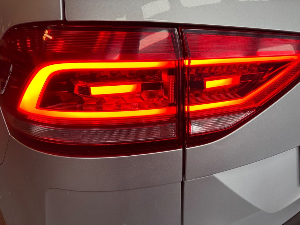 VW Touran 1,6 TDi 115 IQ.Drive DSG 7prs 5d