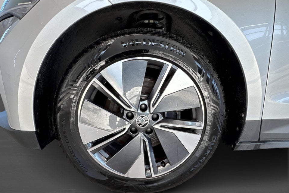 Skoda Enyaq 60 iV Loft 5d