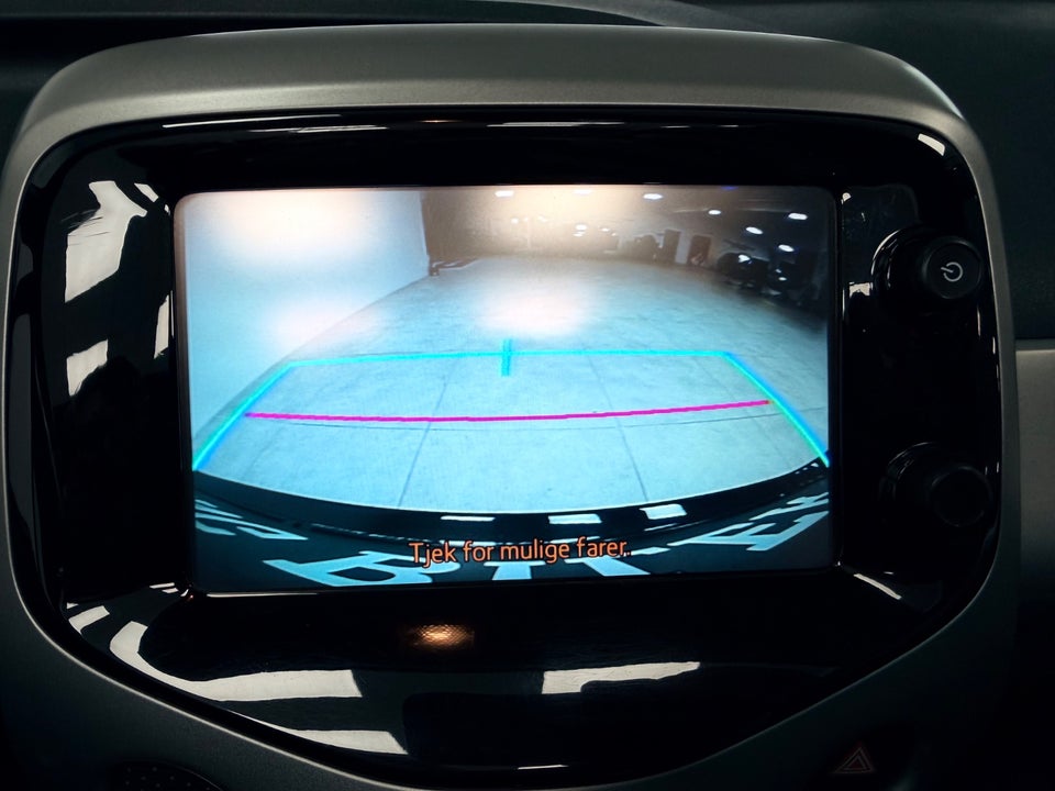 Toyota Aygo 1,0 VVT-i x-wave Sky 5d