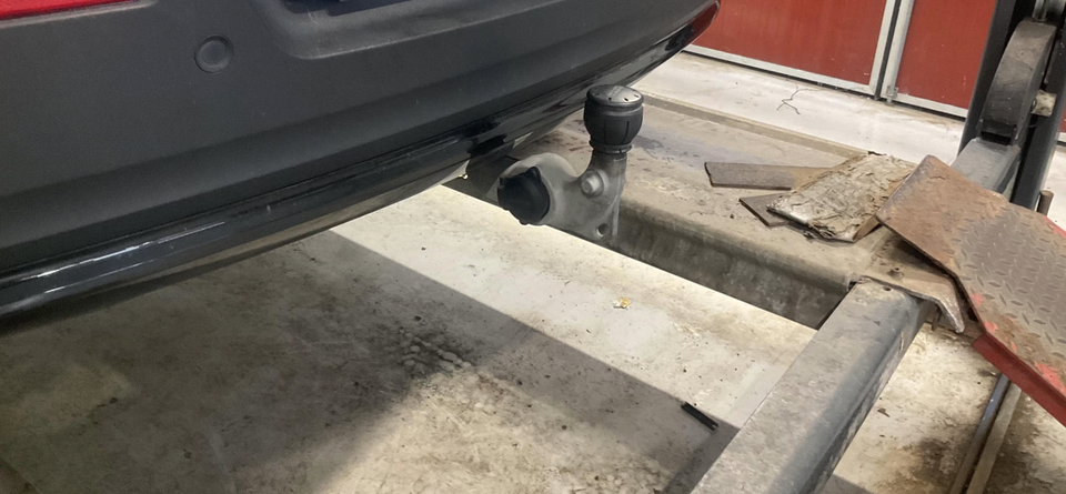 Volvo XC40 ReCharge Extended Range Plus 5d