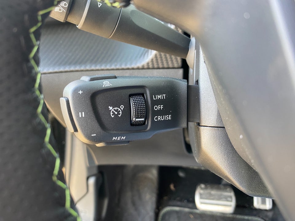 Peugeot e-208 54 GT Pack 5d