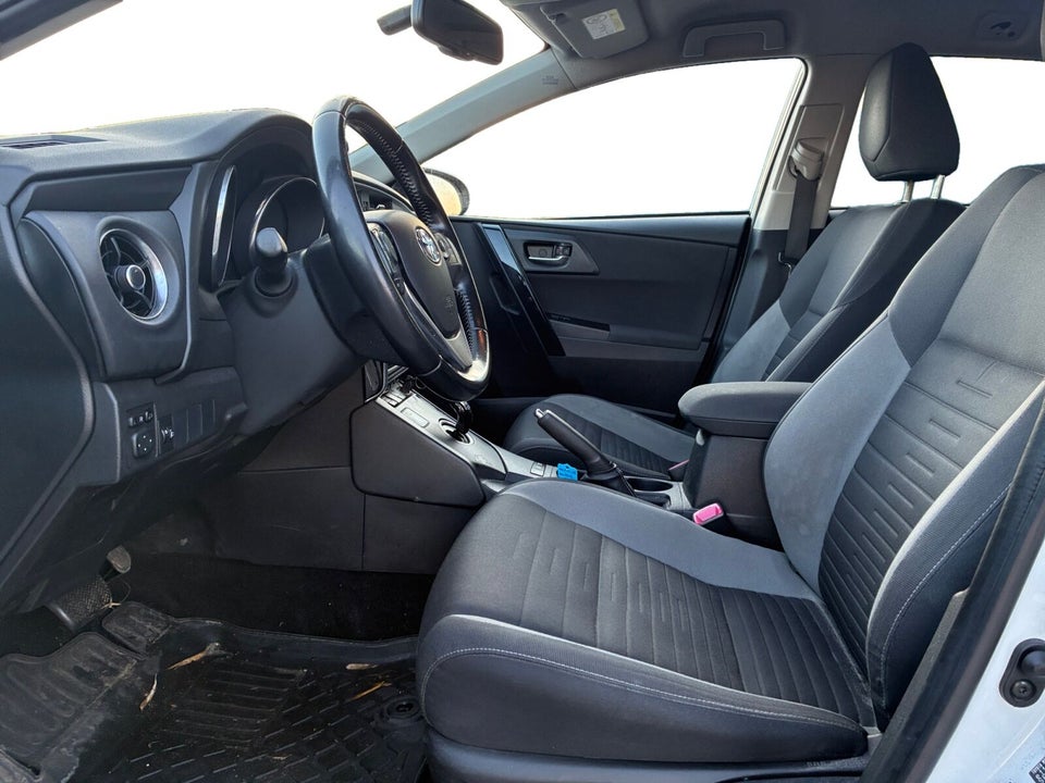 Toyota Auris 1,8 Hybrid H2 Comfort Touring Sports CVT 5d