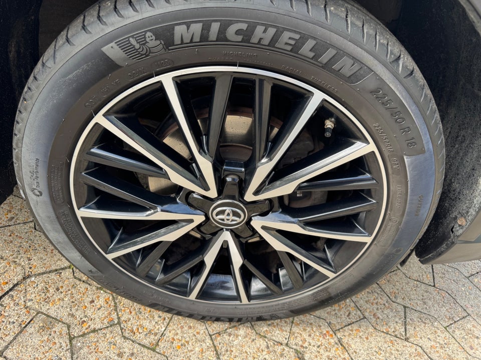 Toyota C-HR 1,8 Hybrid C-ULT CVT 5d