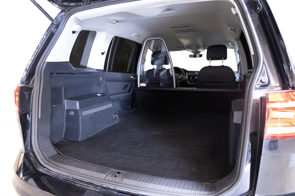 VW Touran 2,0 TDi 122 Comfortline Van 5d