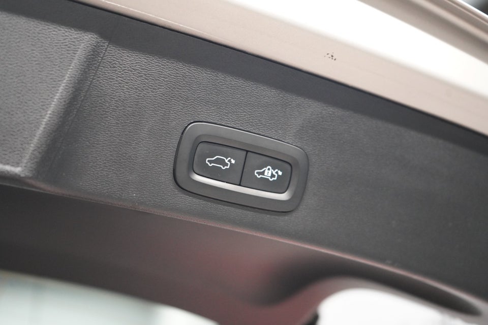 Volvo XC40 P6 ReCharge Plus 5d