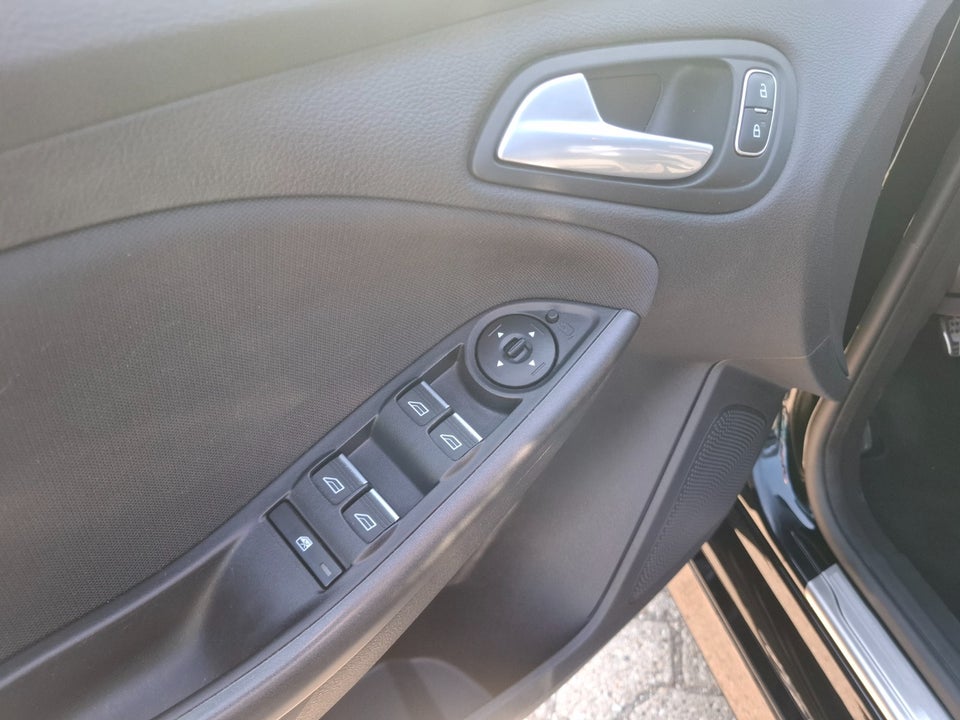 Ford Focus 1,0 SCTi 125 ST-Line 5d
