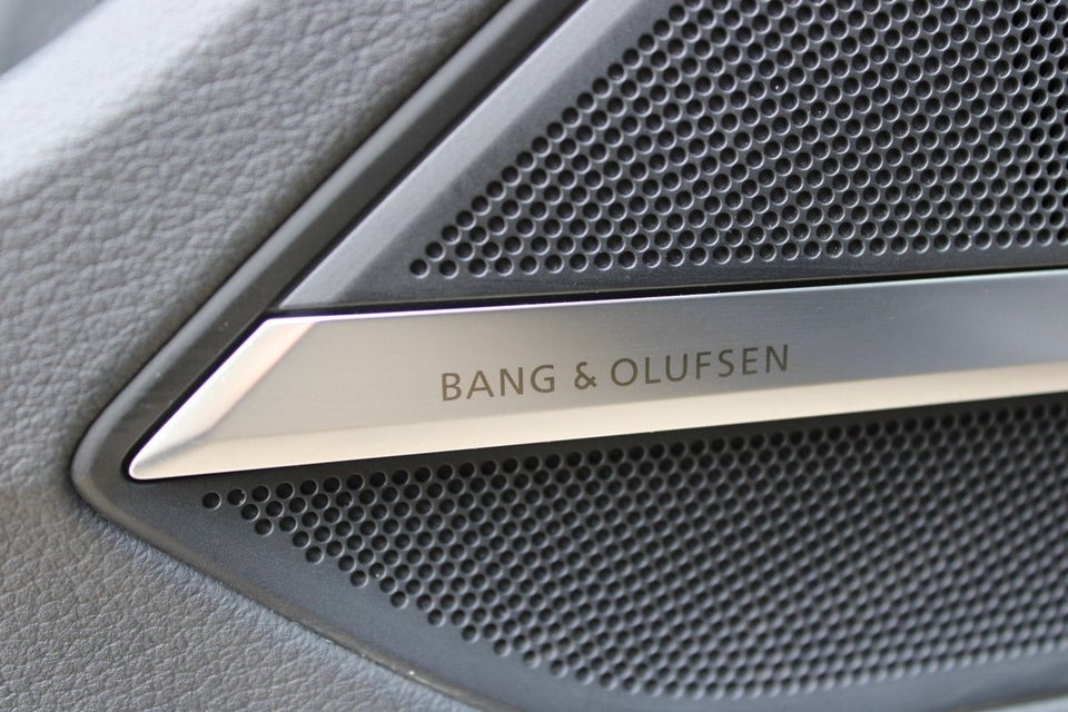 Audi A8 60 TFSi e quattro Tiptr. 4d
