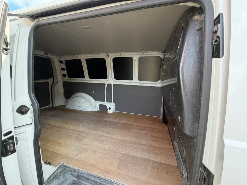 VW Transporter 2,0 TDi 150 Kassevogn DSG lang