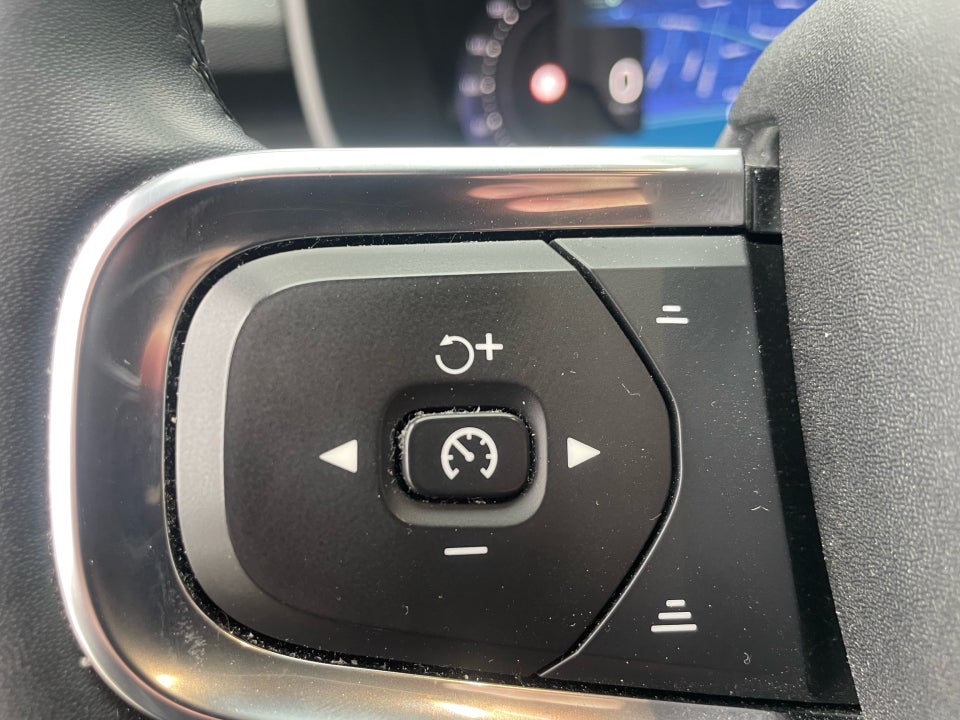 Volvo XC40 ReCharge Extended Range Core 5d