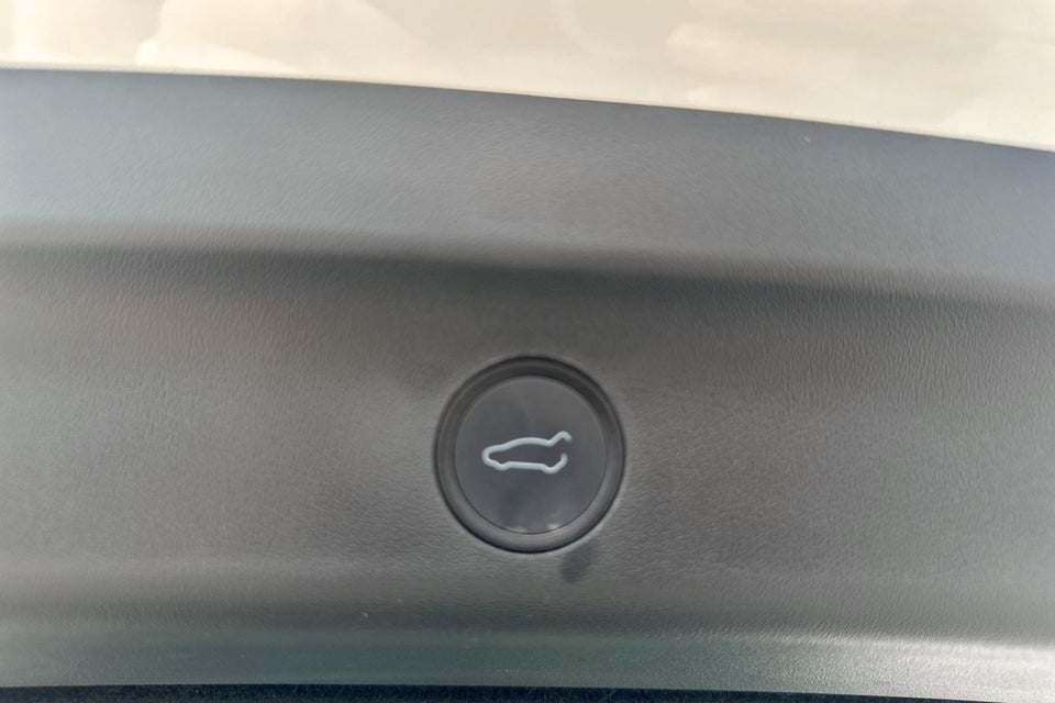 Tesla Model Y RWD 5d