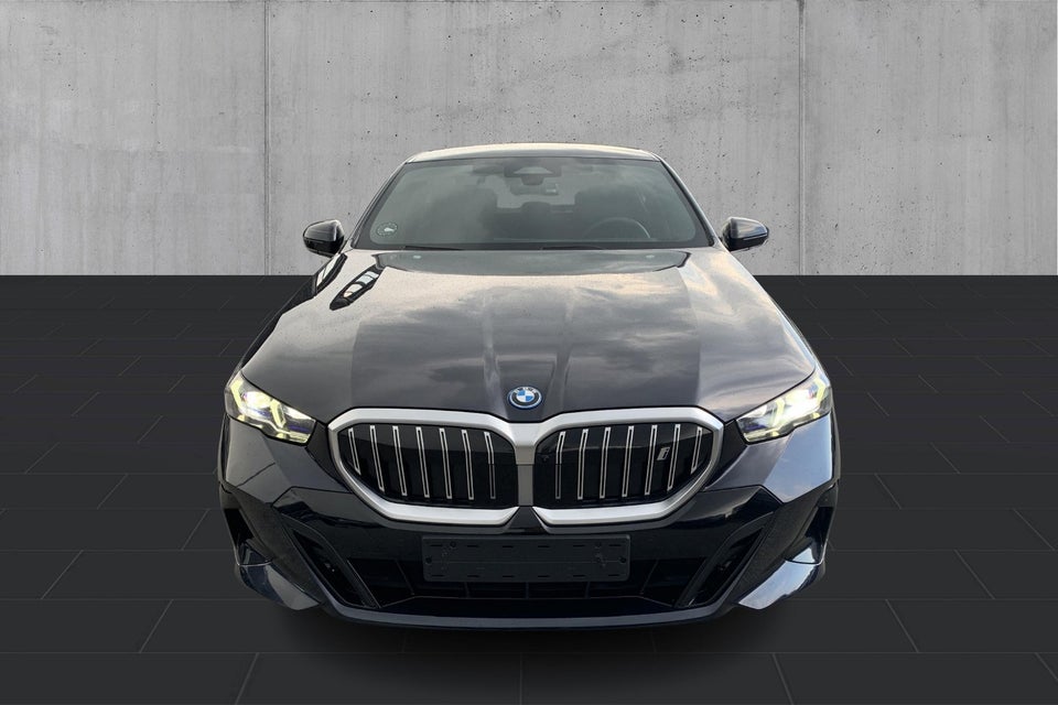 BMW i5 eDrive40 M-Sport 4d