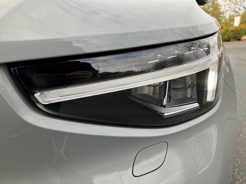 Volvo EX40 Extended Range Plus 5d