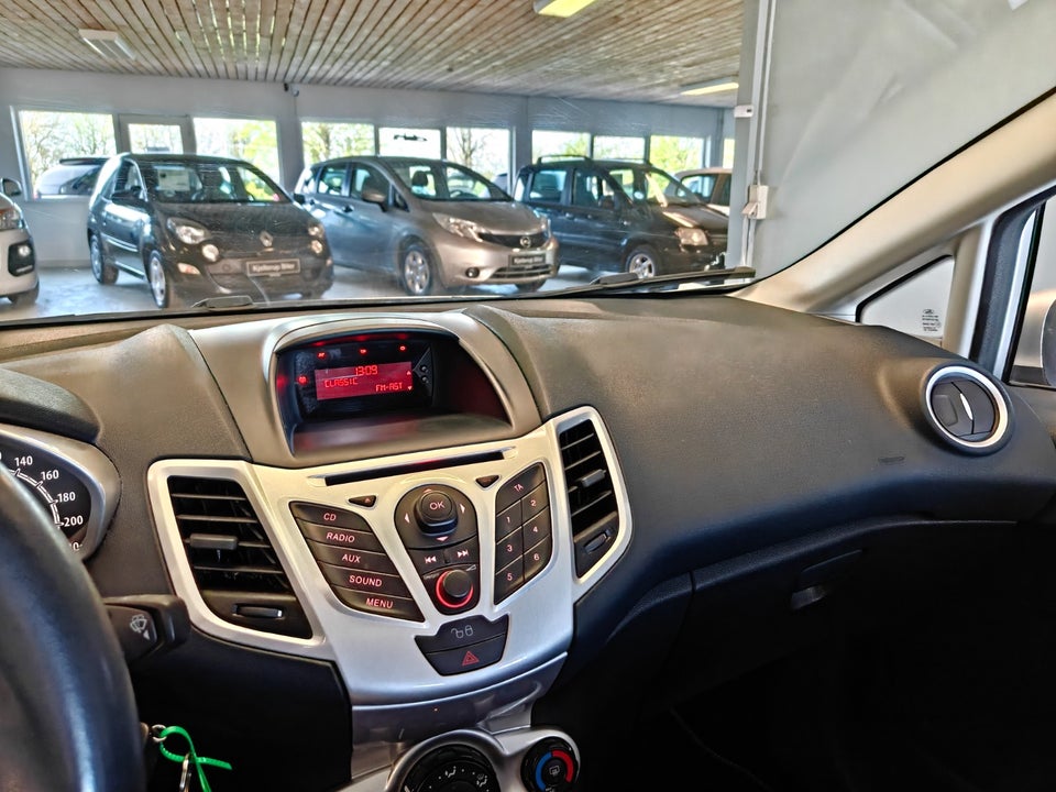 Ford Fiesta 1,4 Titanium 5d