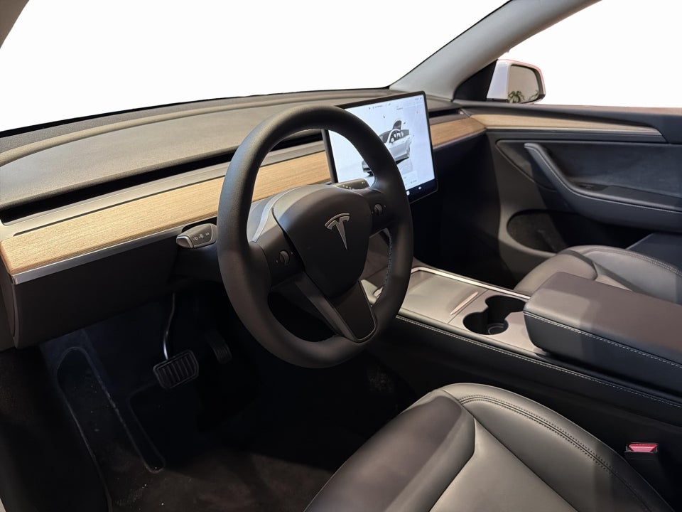 Tesla Model Y RWD 5d