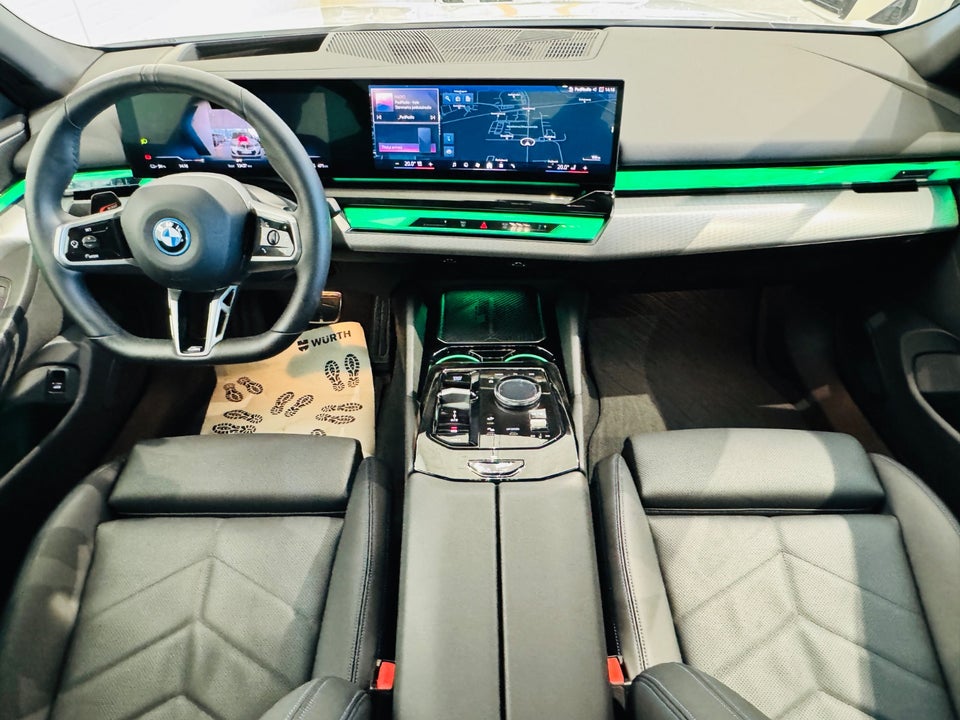 BMW i5 eDrive40 M-Sport 4d