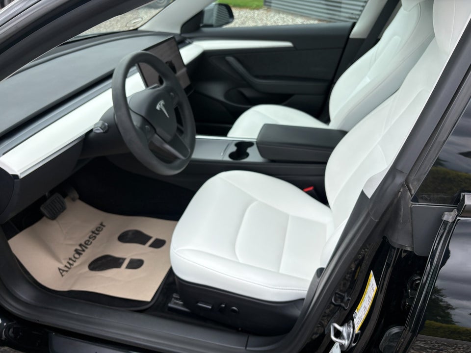Tesla Model 3 RWD 4d