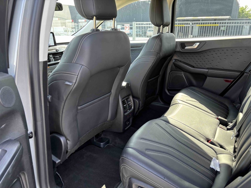 Ford Kuga 2,5 PHEV Vignale CVT 5d