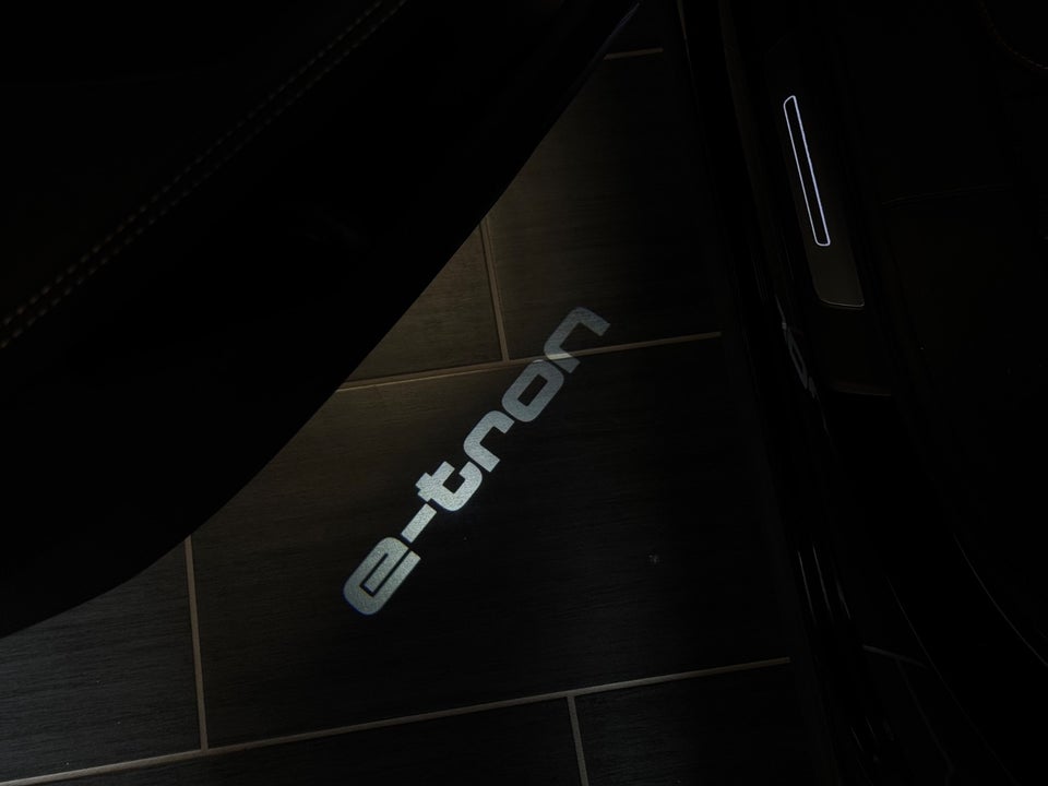 Audi e-tron 55 S-line quattro 5d