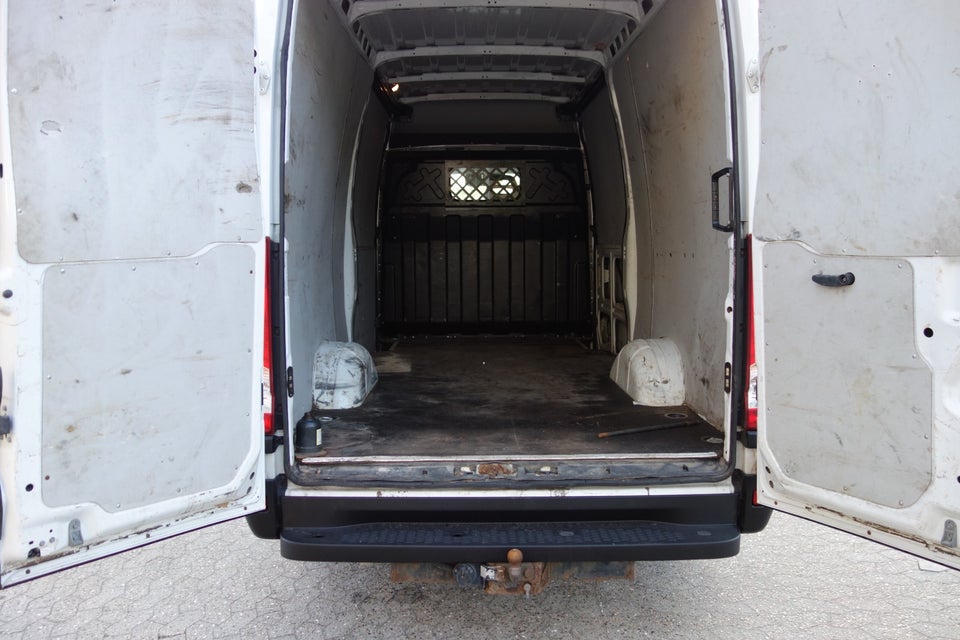 Iveco Daily 2,3 35S16 12m³ Van AG8