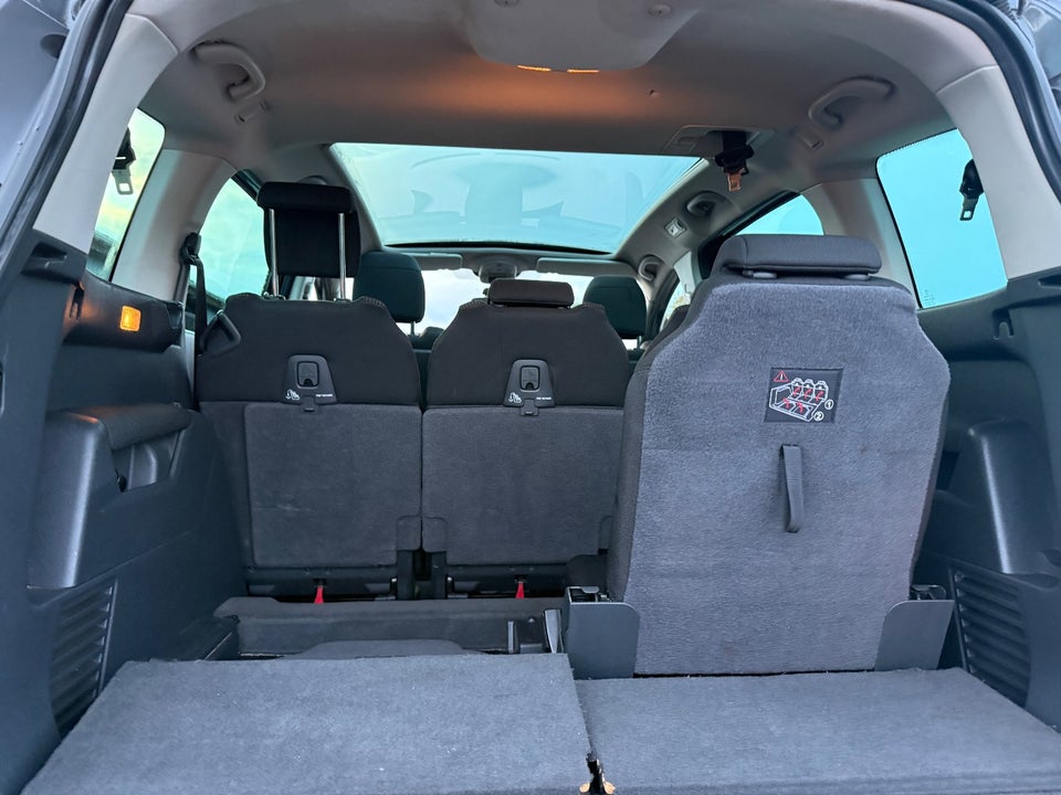 Peugeot 5008 1,6 HDi 110 Premium 7prs 5d