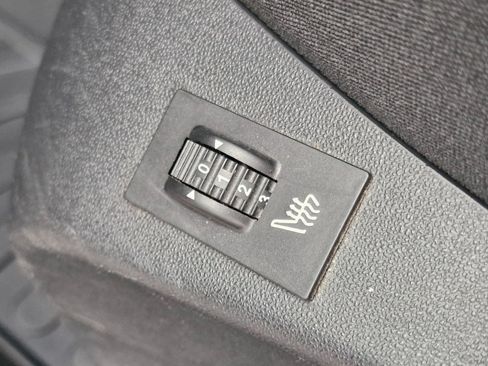Peugeot 208 1,2 VTi Active 5d