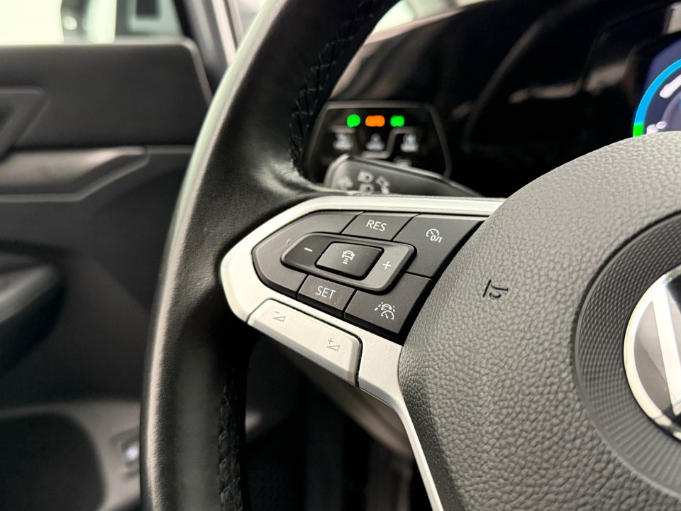 VW Golf VIII 1,4 eHybrid DSG 5d