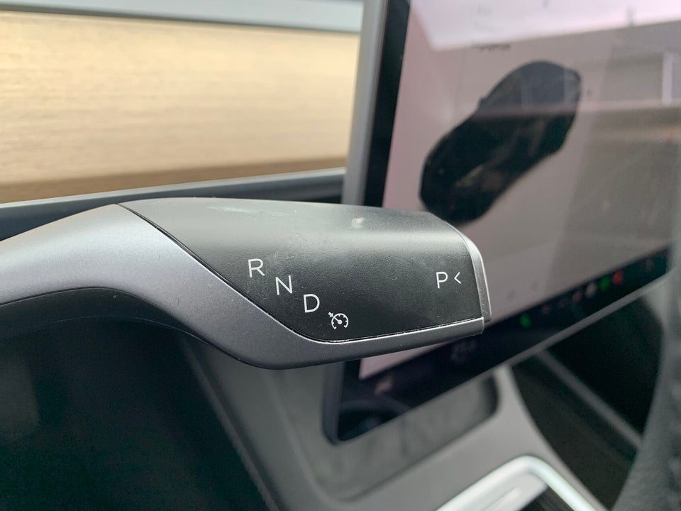 Tesla Model Y Long Range AWD 5d